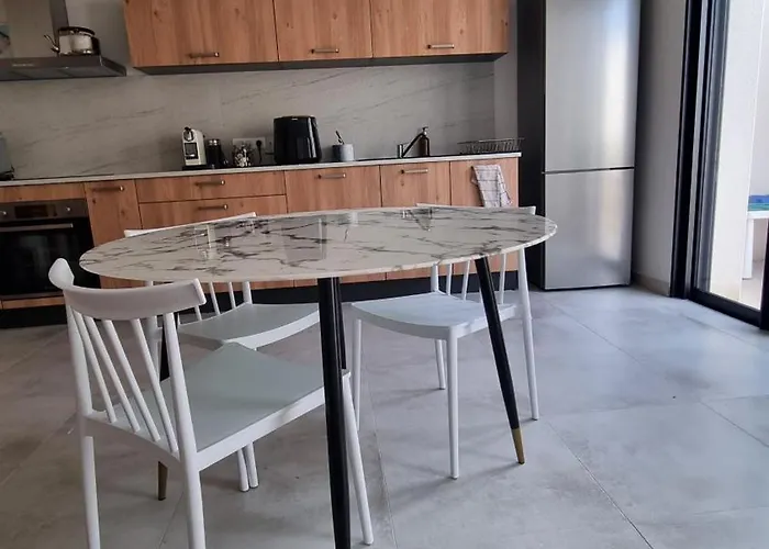 Appartement 1 Chambre Et Parking Prive