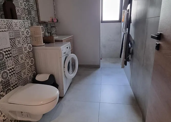 Appartement 1 Chambre Et Parking Prive